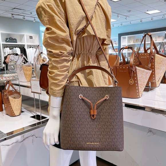 Messenger Bag Michael Kors Suri Large Bucket Bag Large Bucket